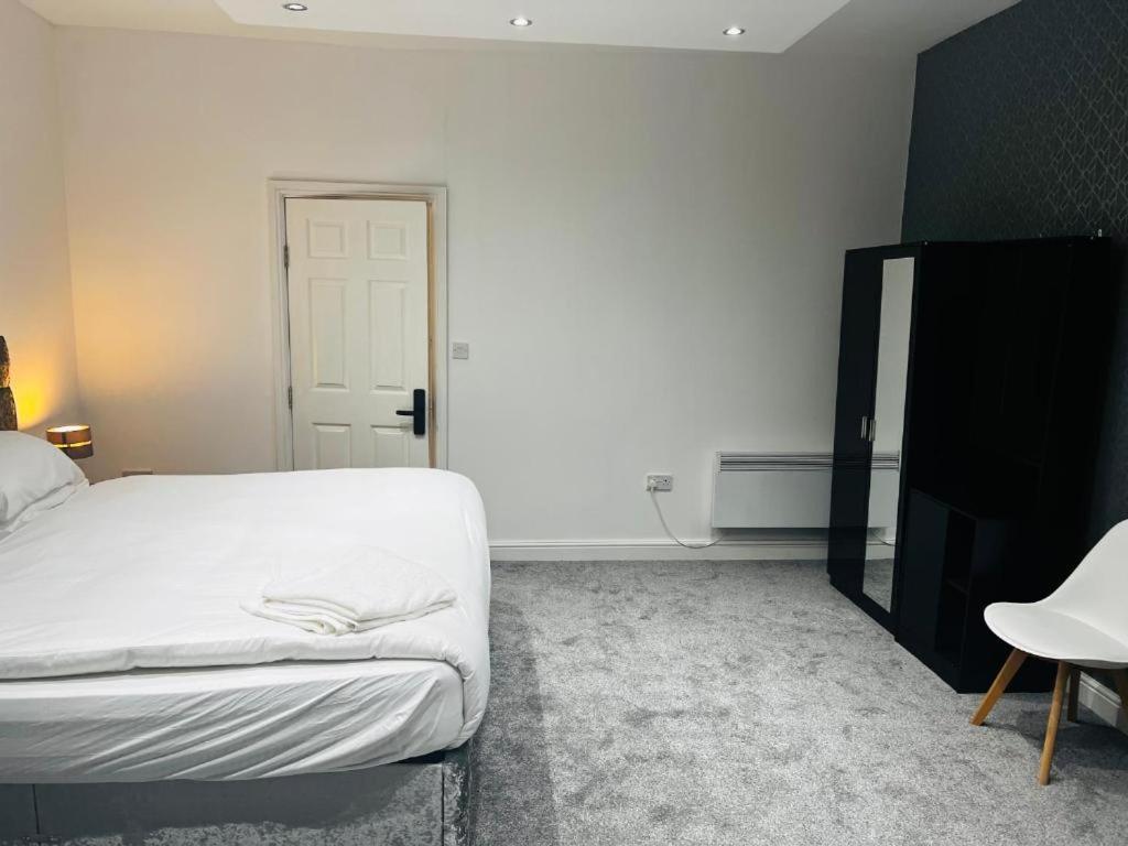 Oyo The Pleasant House Hotel Manchester Exterior photo